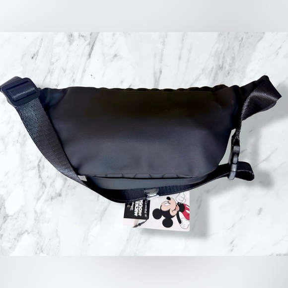 🖤 Disney Mickey Mouse Belt Bag / Fanny Pack – NWT 🖤 - Picture 5 of 12